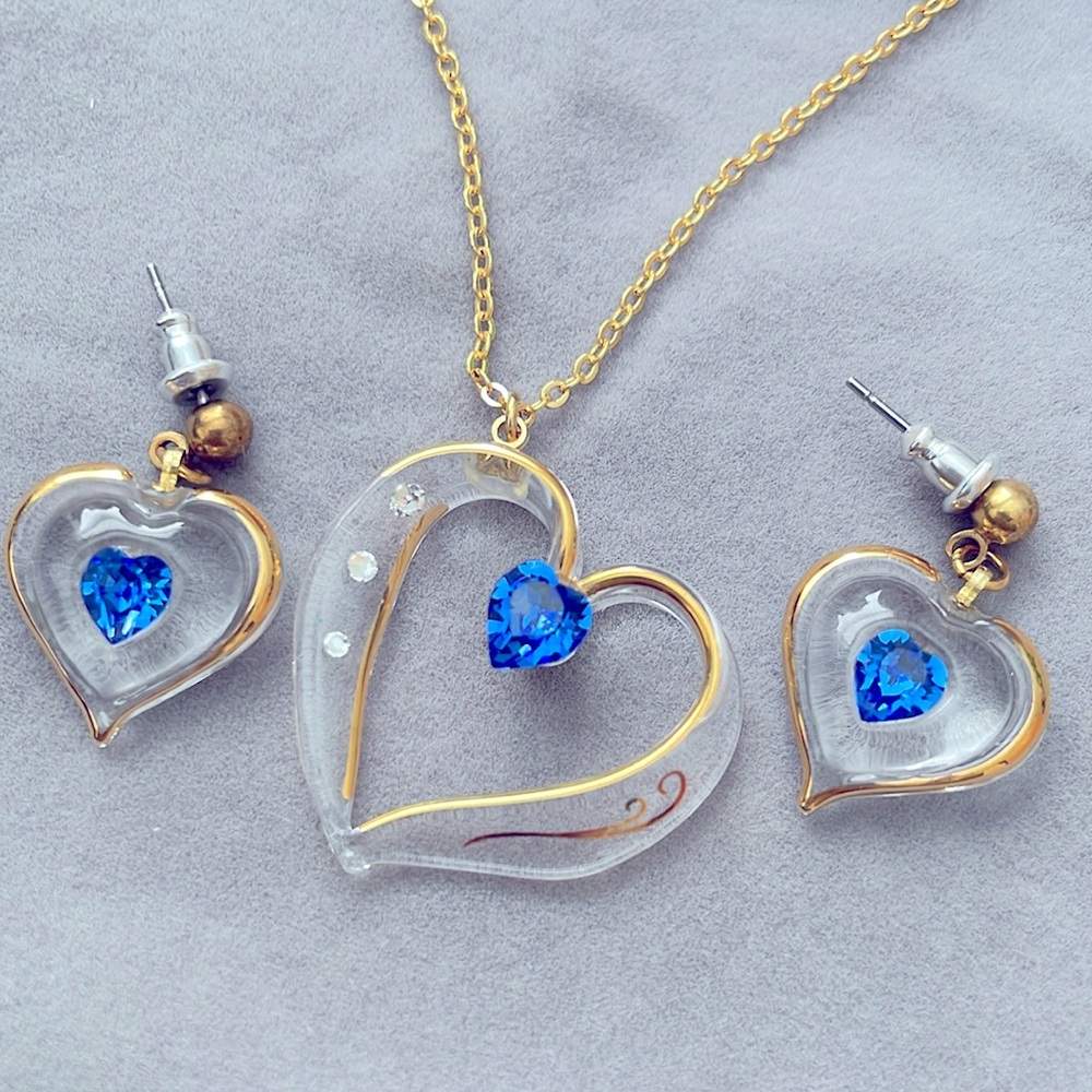 Crystal clear necklace and earrings